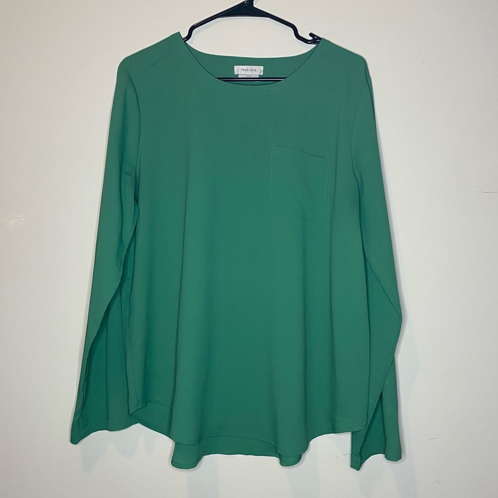 Van Heusen green long sleeve blouse w/ pocket